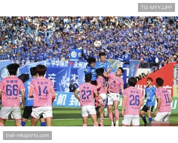 赛前热议:战术博弈引期待,球迷翘首以盼精彩对决 赛前热议:战术博弈引期待,球迷翘首以盼精彩对决