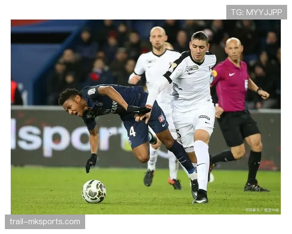 洛里昂新赛季强势崛起：高速节奏与战术创新引瞩目