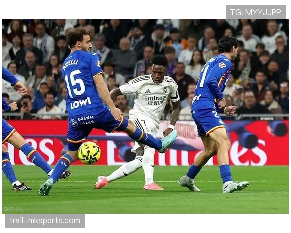 皇马关键战表现起伏，对赛季走势形成制约