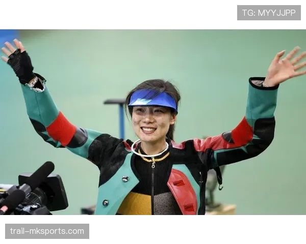 杜丽这日常，朋友圈直接换成了明星大片背景栏，谁受得了？